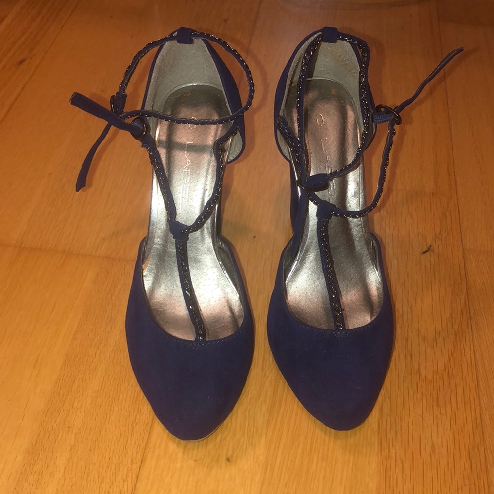 blue suede heels!! Size 6